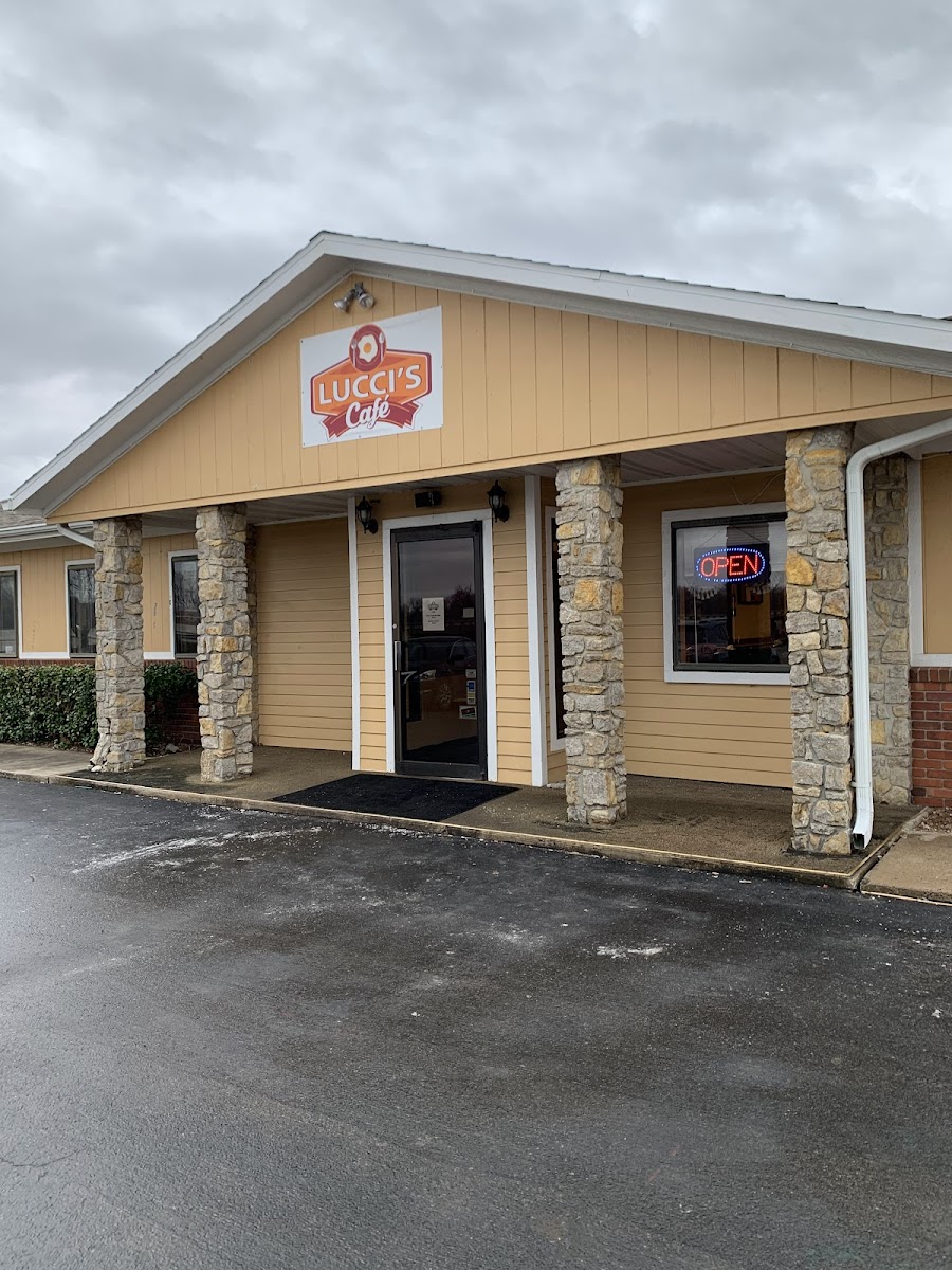 Lucci’S Café